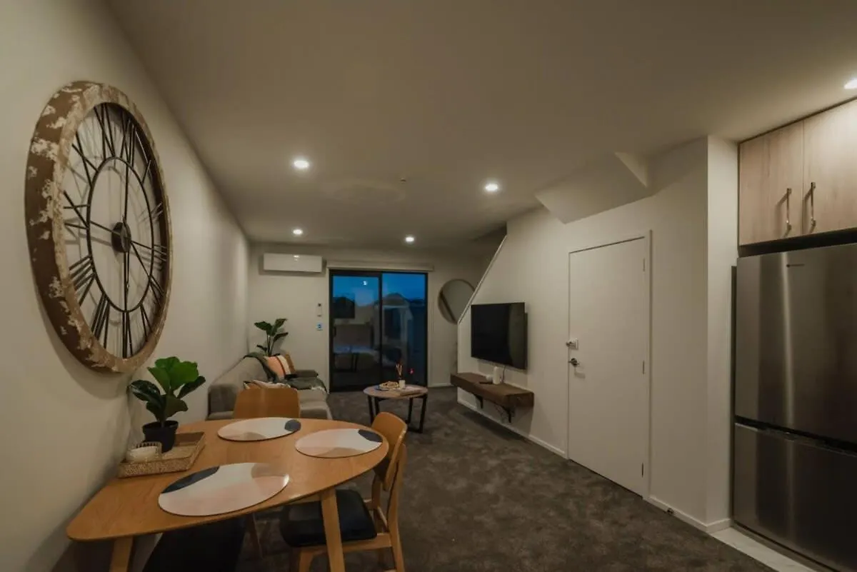 Stones Throw From The Stadium & Hot Tub Christchurch Holiday home